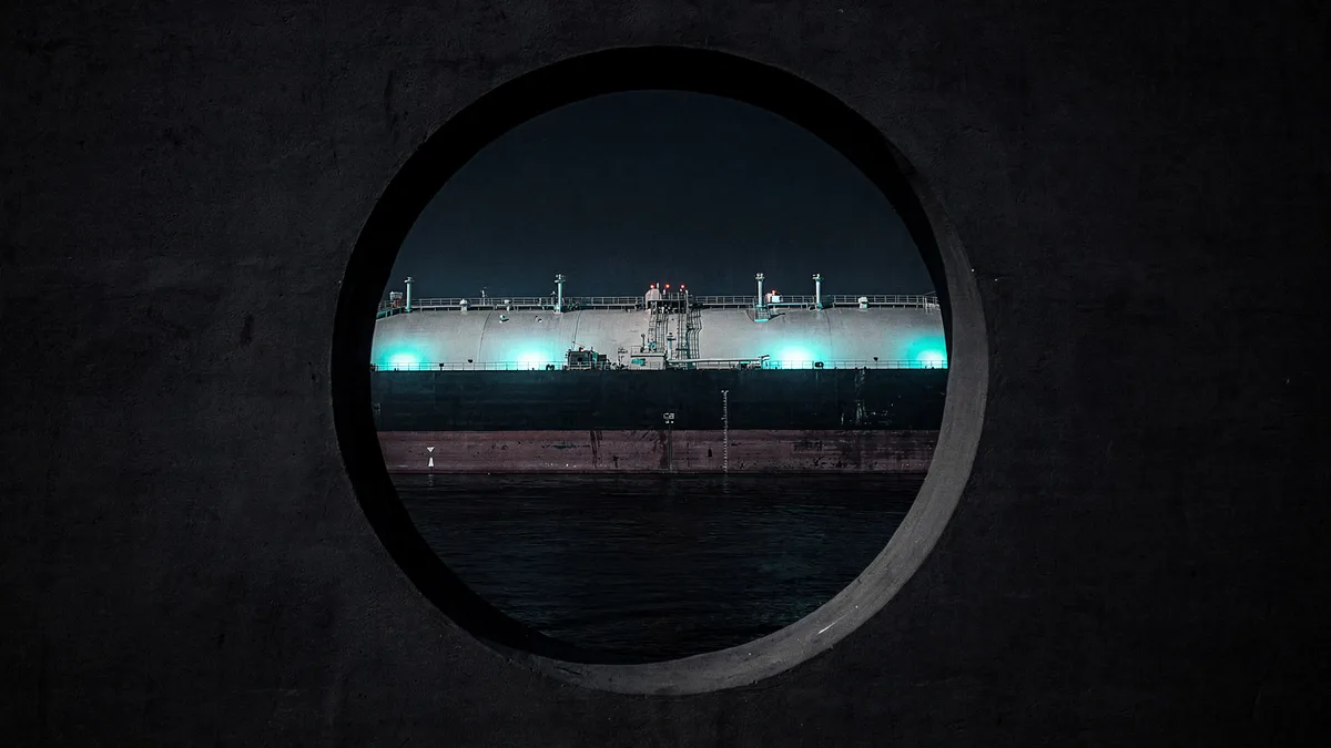 Brookings Institution: US Blockade of Hormuz Keeps Oil Volatility Low