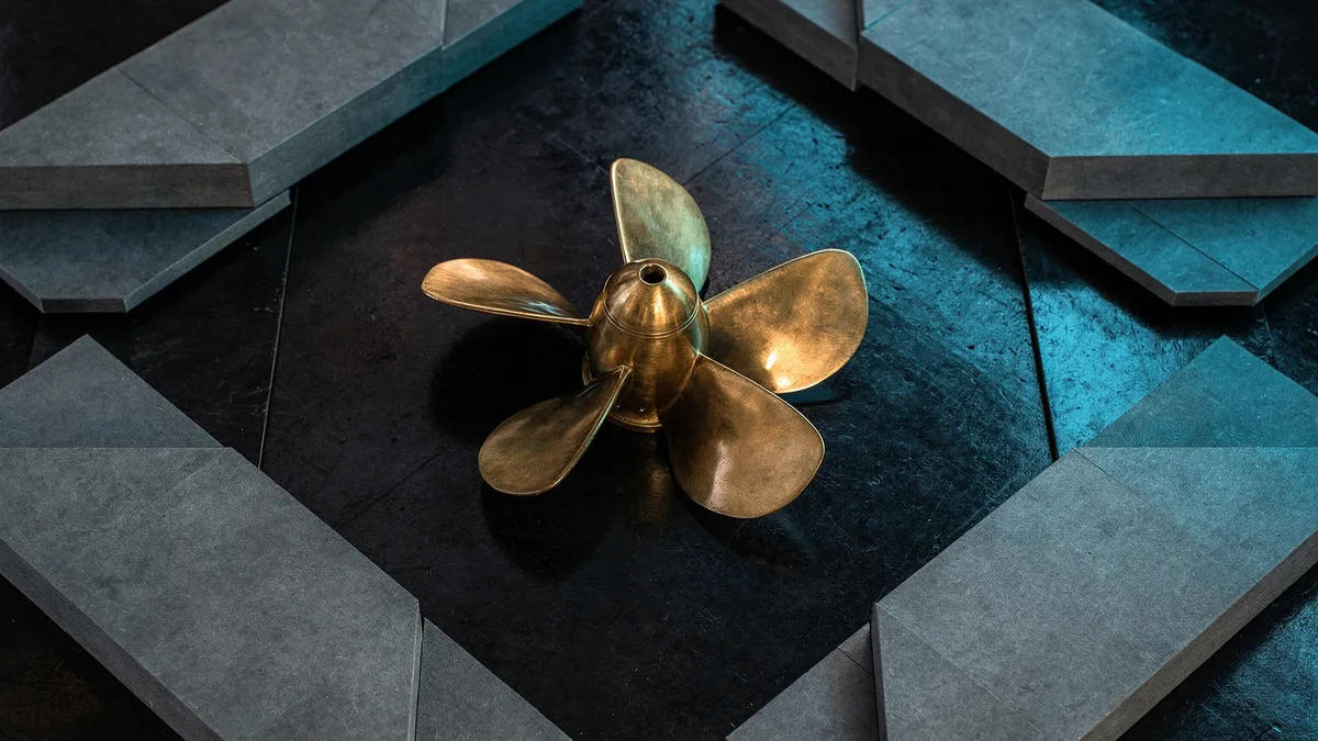 تنتقل الناقلات من الوقود إلى النفط الخام وسط حرب إيران